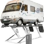 ajoneuvon nosto ajosiltanostimella Nordlift UC 4000