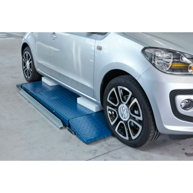 Nussbaum Jumbo Lift, nostopalat auton nostokohdissa