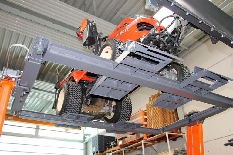 leikkuri nostettuna Finkbeiner FHB3000SS-2300 + FA-Toro
