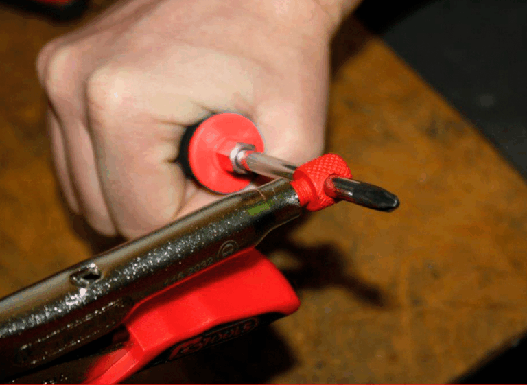 KS Tools lukkopihtien kiristys
