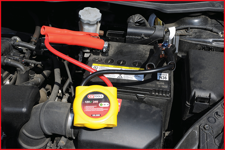 KS Tools 150.3045 Elektroninen ylijännitesuoja käytössä