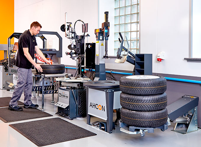 renkaiden asennuslinjastot AHCON Speedline System
