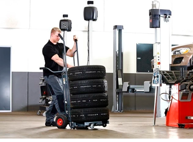 renkaiden siirtotyö, AHCON Wheel Caddy