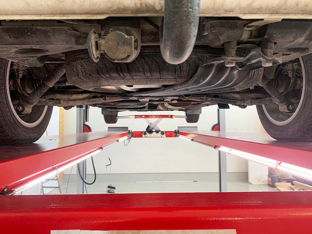 Autohuolto Meg kevennin