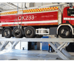 Paloauton nosto Finkbeiner HDS35 puolisaksinostimella