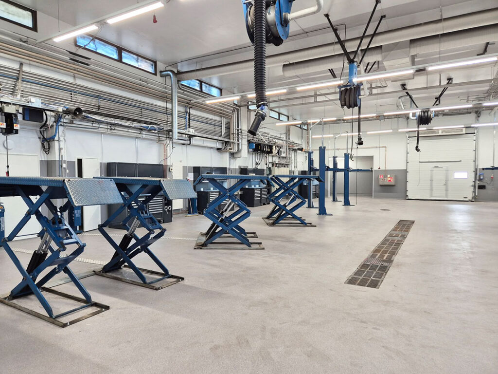 saksinostimet rivissä VW huoltokorjaamo Oulu