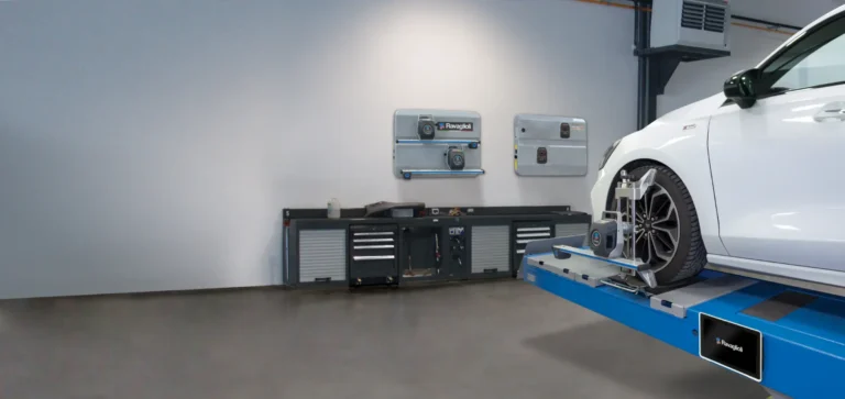 Suuntausnostimen etualalla oleva vapaa tila